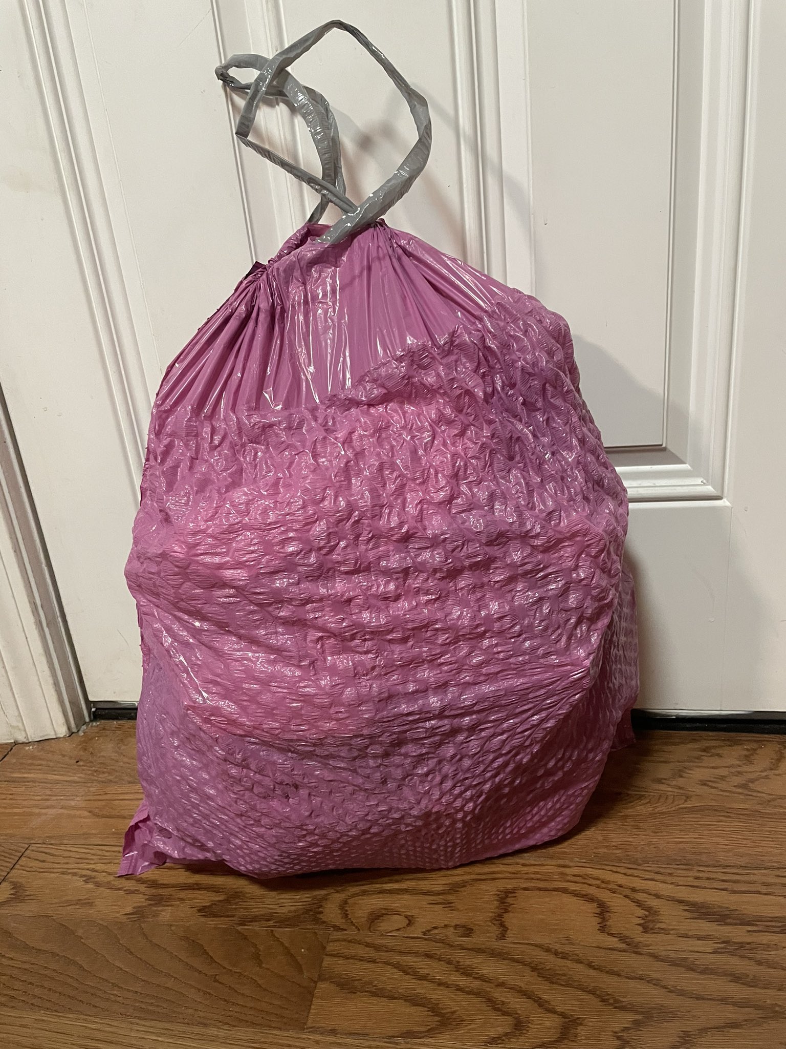 Kate DeLisle on X: Everyone needs pink trash bags ! If you have to take  trash out it might as well be fun to do right ?! GLAD Protection Series  ForceFlex Plus