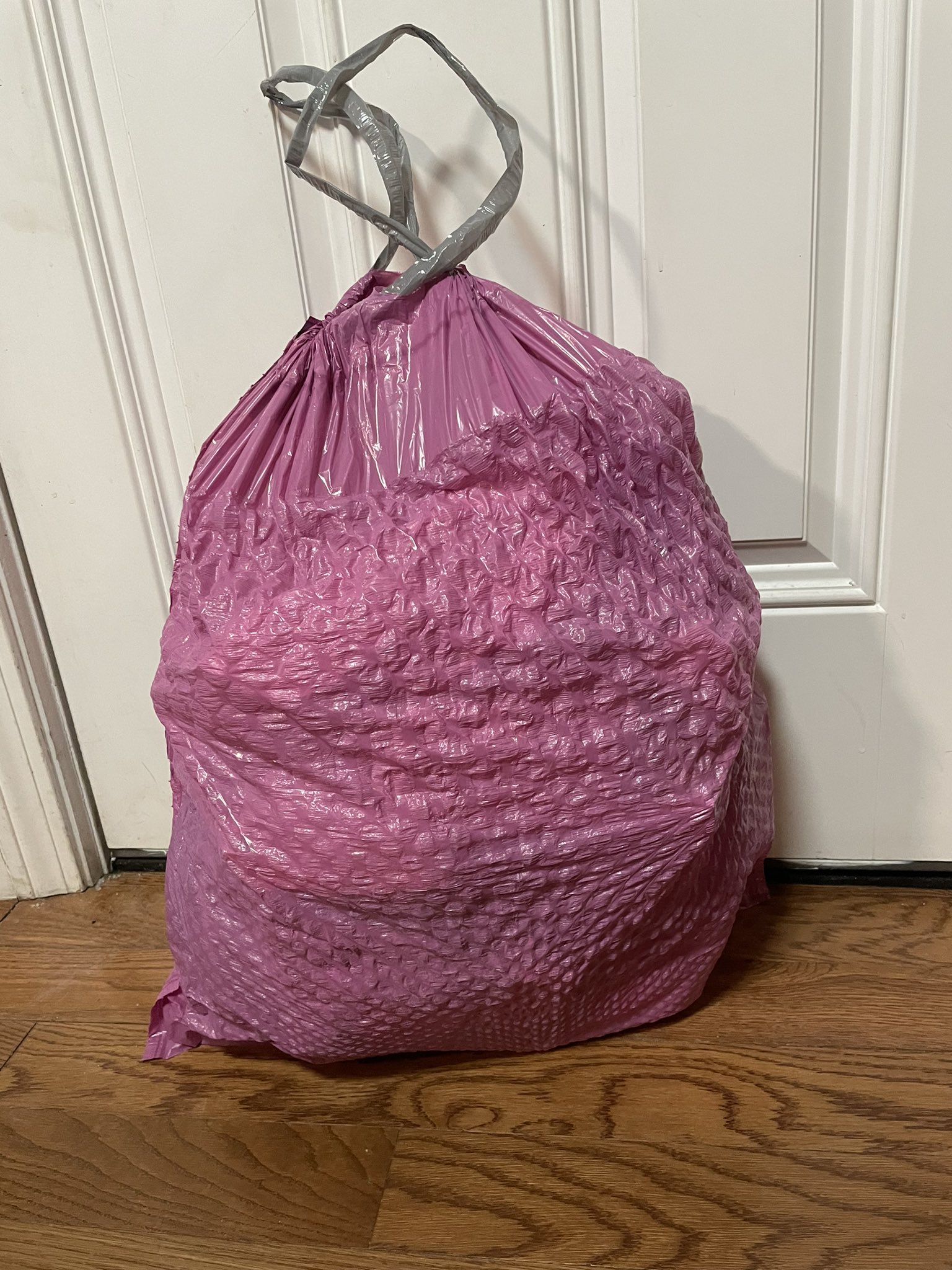 socialmedia] Apparently my trash bags also need to be pink :  r/pointlesslygendered