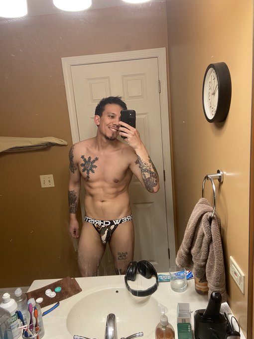 1 pic. You like? ? #contentmarketing #OnlyFansCollab #LGBT #FYP #andrewchristian #jockass #gay https://t