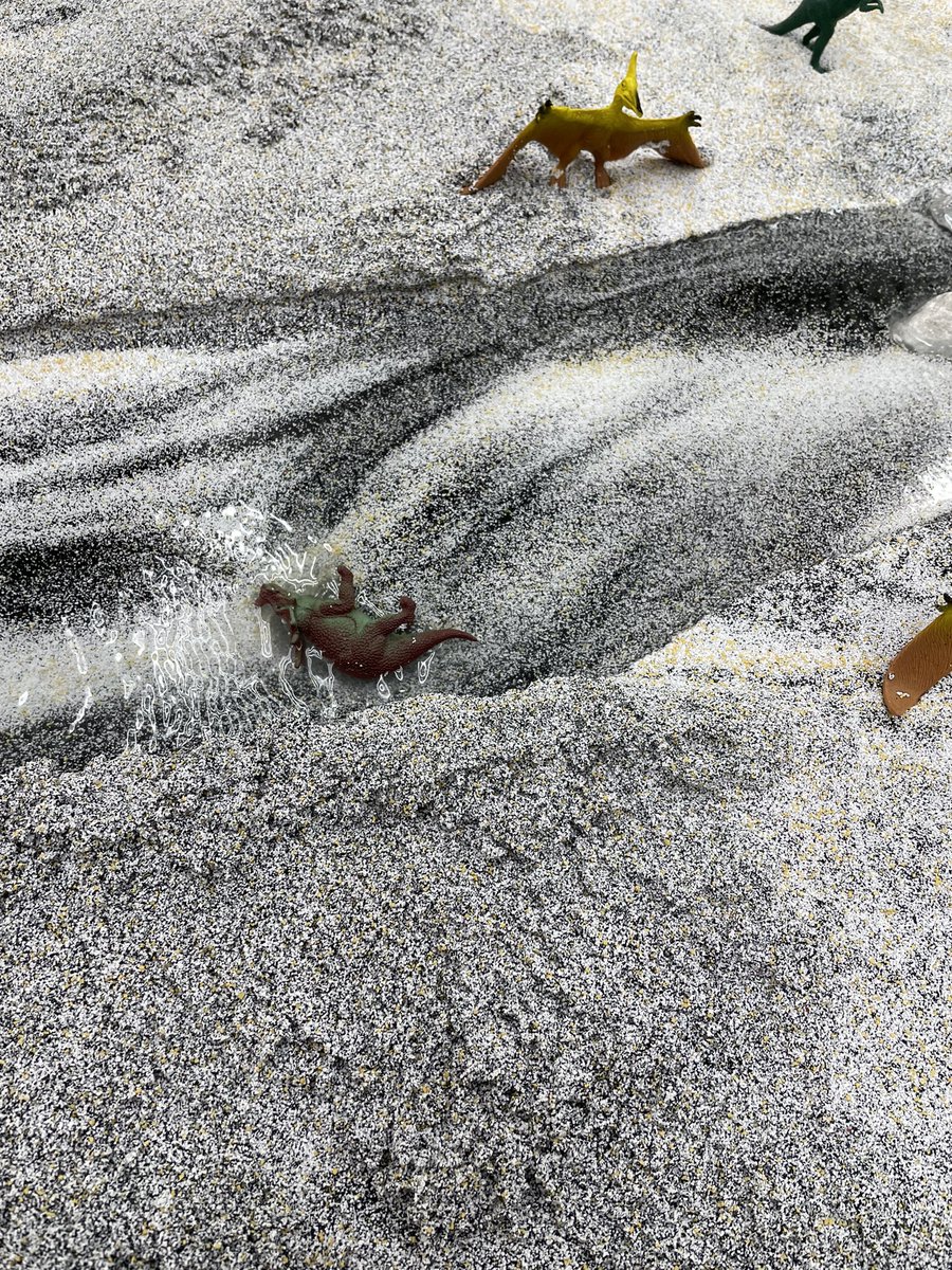 And then we went to play with the flume in Dr Kate Leary’s <a href="/astoldbywater/">Kate Potter Leary</a> lab (we just wanted to play with dinosaurs) yay for bank erosion and lithification! <a href="/BeggiaZoa/">Zoë Havlena</a> <a href="/NMT_EES/">NMT Earth & Environmental Sciences</a>