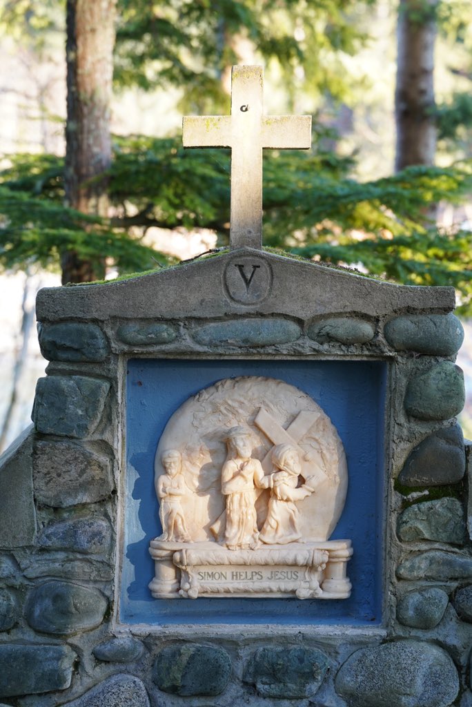 Not just sports photography. Beauty day yesterday in Alaska’s Capitol City. #ShrineofStTherese <a href="/ArchANCJNU/">Archdiocese of Anchorage-Juneau</a>