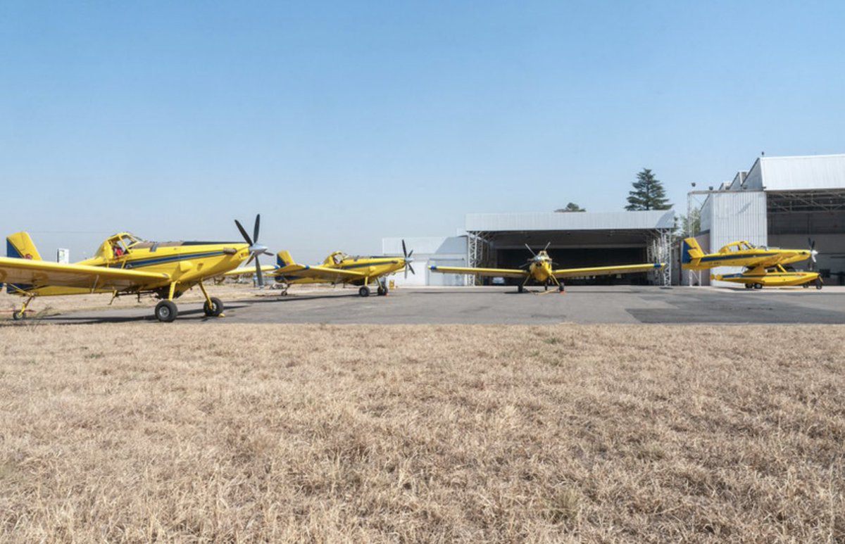 Lucha contra incendios desde el aire.
@AmbienteNacion @MindefArg <a href="/bomberosRA/">Bomberos Argentina</a> <a href="/conaf_minagri/">CONAF - Corporación Nacional Forestal</a> #skycrane #airtractor #at802 #beriev #canadair #cl415 <a href="/Bombardier/">Bombardier</a> #viking <a href="/Aeroaplicadores/">FeArCa Argentina</a> <a href="/HelisDatabase/">Helis.com</a> #helicoptero <a href="/Ejercito_Arg/">Ejército Argentino</a> <a href="/FuerzaAerea_Arg/">FuerzaAéreaArgentina</a> 

pucara.org/post/lucha-con…