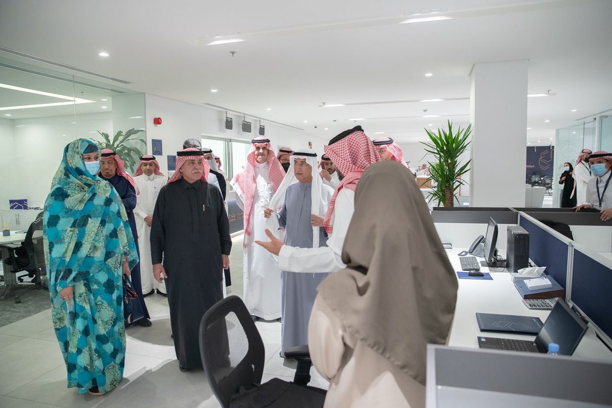 malkassabi's tweet photo. سررت بمشاركة أخي معالي د. فهد المبارك، وبحضور معالي وزيرة التجارة والصناعة التقليدية والسياحة الموريتانية بتدشين مركز بنك الرياض للمنشآت الصغيرة والمتوسطة لدعمها وتمكينها وتحفيز شبابنا وشاباتنا لاطلاق طاقاتهم وتنمية مشاريعهم الواعدة لتحقيق أهداف رؤية 2030. https://t.co/6Vo70pb9Ha