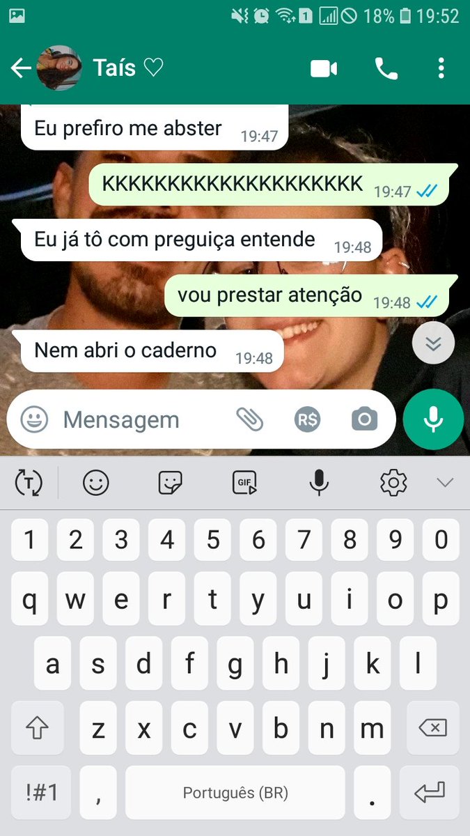 Inhasiebert's tweet photo. dois tipos de pessoa no primeiro dia de aula 
@taismirannda https://t.co/F6BExBKekj