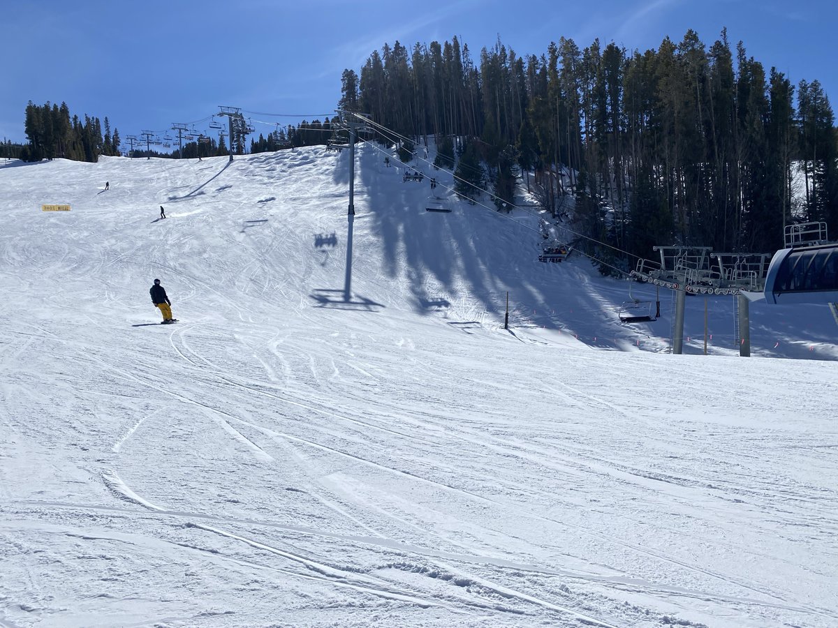 EllenDeHaven's tweet image. Skiing in Vail was a blast! Great weather and great friends. Can't wait to go back! #skication #skiing #vail #recreation #vacation #winter