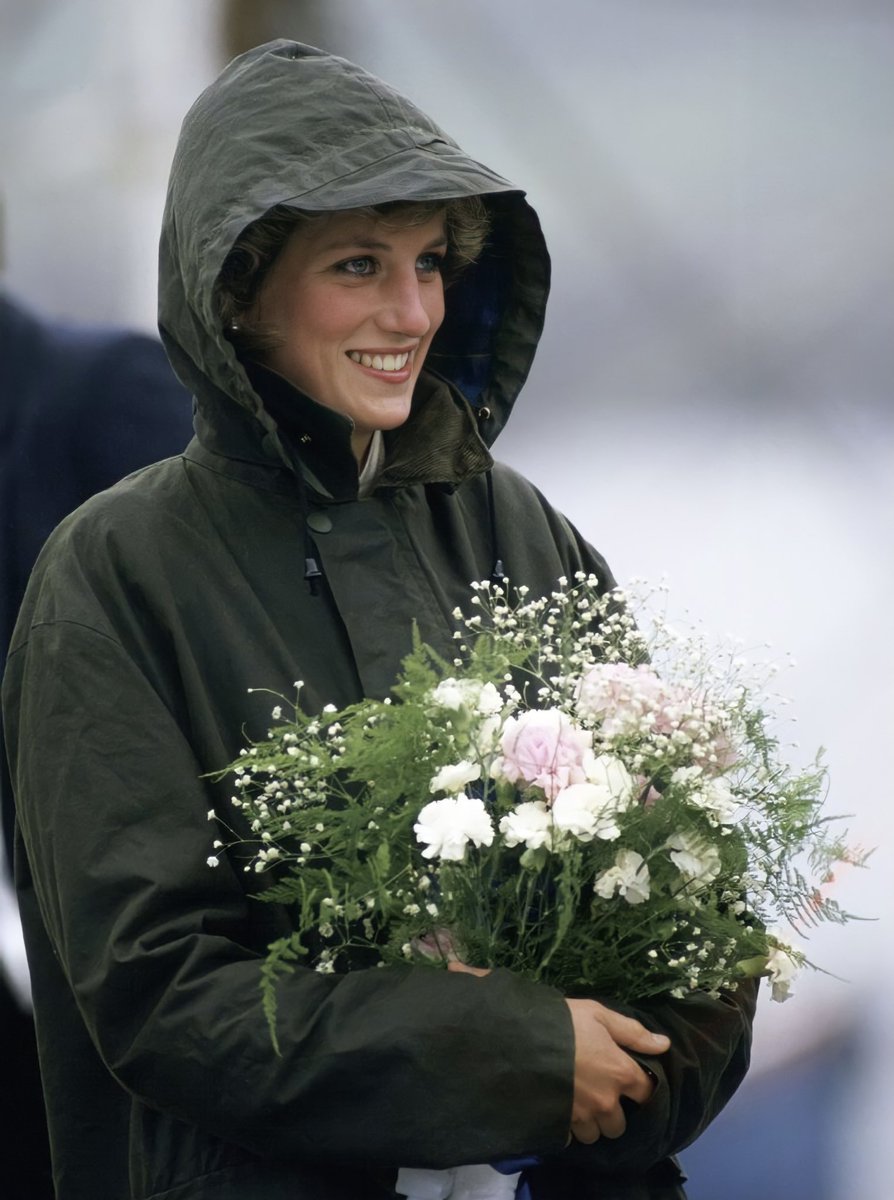 oldClassicl's tweet photo. Princess Diana. https://t.co/NhRpiXE88b