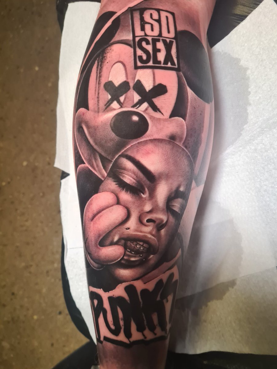 cryptocoose's tweet photo. My new tattoo some very good detail in that #tattoo #tattoodesign #tattoolife #tattooedtuesday https://t.co/lCqz3fs5Px