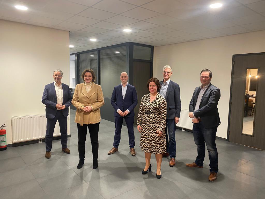 MustafaAmhaouch's tweet image. Mooi werkbezoek op initiatief van @CDAsten met verschillende ondernemers uit de Peel regio @Brabant in bijzijn van minister @karienvangennip . Kansen en opgaven nav Brainportregio, woningbouw, MKB en gekwalificeerd personeel!