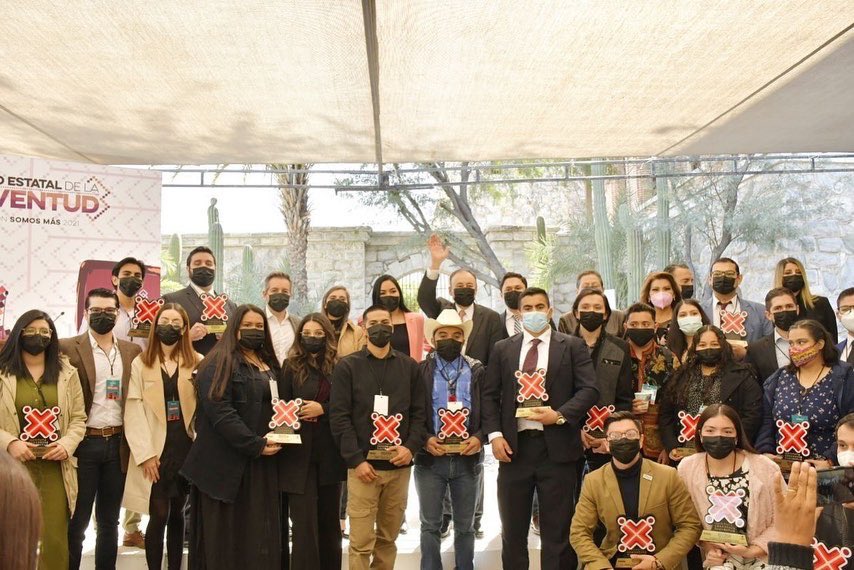 Esta semana me reuniré con jóvenes ganadores del premio estatal de la juventud, platicaré con ellos de sus planes, proyectos y ver la posibilidad de incluirlos a nuestro Gobierno. Estoy comprometido en formar nuevos talentos para el beneficio de Sonora. 

¡Excelente semana!