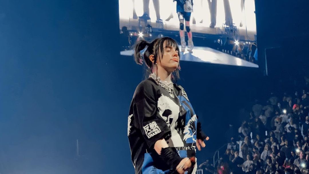 billiesource's tweet photo. Billie performing in Boston, Massachusetts last night (📸: pocoreite) #HTEBoston https://t.co/aw5tWE9zKB