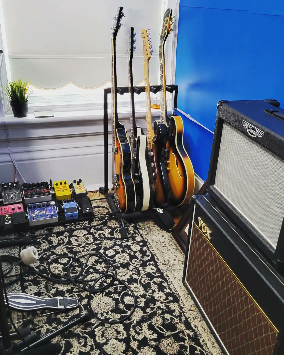 JoshuaLucasXR's tweet photo. Reconfigured my livestream VR concert setup to allow for some holographic concert experiments. Stay tuned! ๐
#vrconcerts #vrmusician #holoportation #livestreamsetup https://t.co/qJsvMzl05X