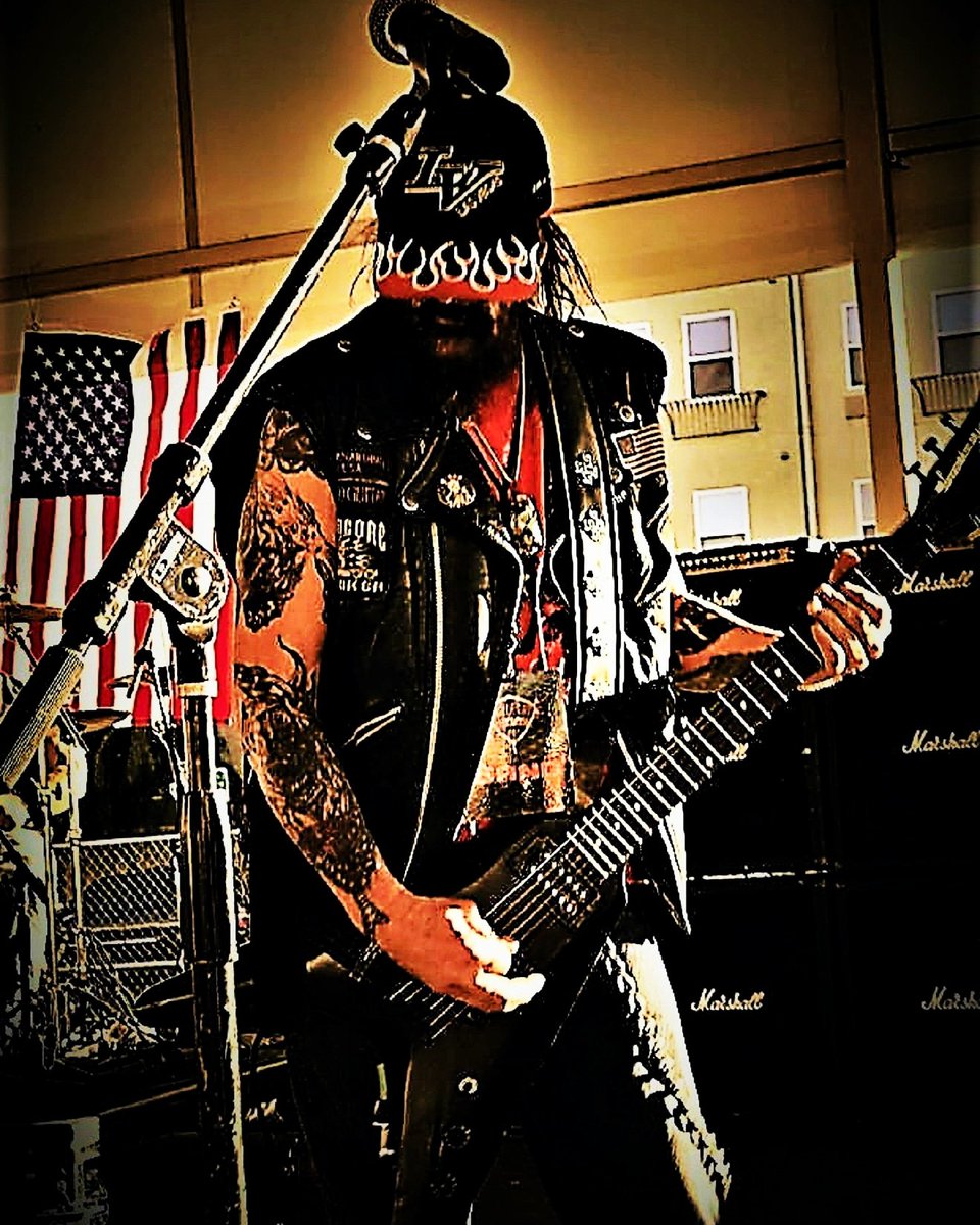 JCBERDOO's tweet photo. 🔴CHECK THIS OUT BERDOO will be playing a show the DIVE BAR 4110 S Maryland Pkwy Las Vegas NV March 5th 2022 Be There #divebarlv #berdoo #berdooband #berdoobandsupportgear #jcberdoo #jediguitarist https://t.co/NYK1hEMYr5 https://t.co/mg2CAjO6cc