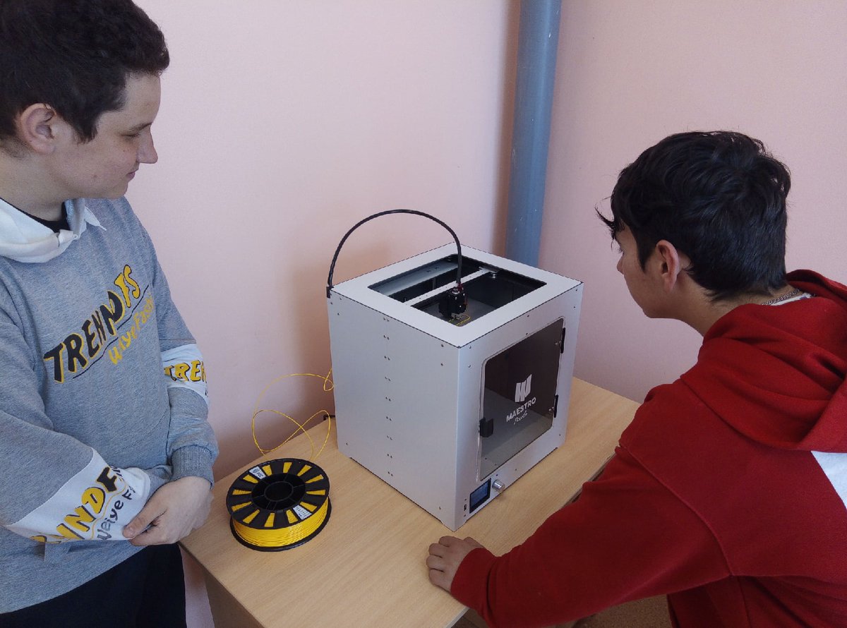 school11ok's tweet photo. В рамках дополнительной общеобразовательной программы "VR/AR-квантум" на базе детского мини-технопарка "Квантум"  ГБОУ СОШ № 11 г.о. Октябрьск 19.02.2022 г. прошло  занятие “Моделирование 3D объектов. Работа с 3D принтером”. https://t.co/vInzyv1Jt8