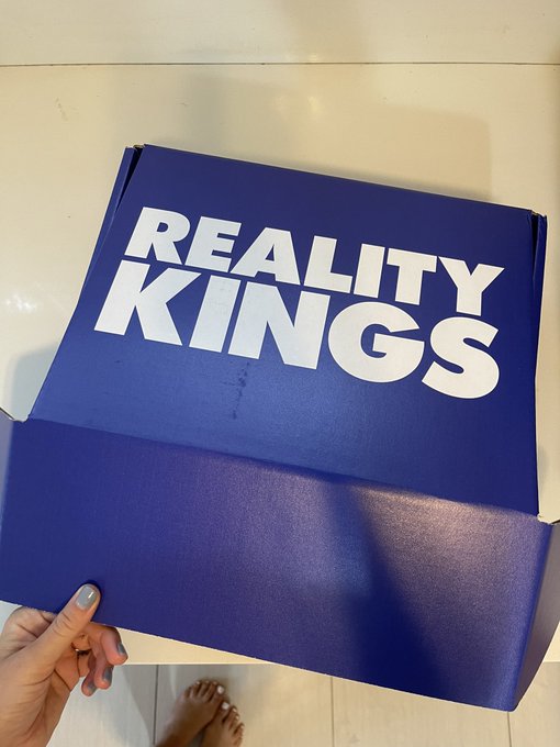 THANK YOU @RealRKofficial 🥺 such a fun surprise this morning! https://t.co/HkGWpbCqe8<a class="tags" href="/tag/realrkofficial">@realrkofficial</a>