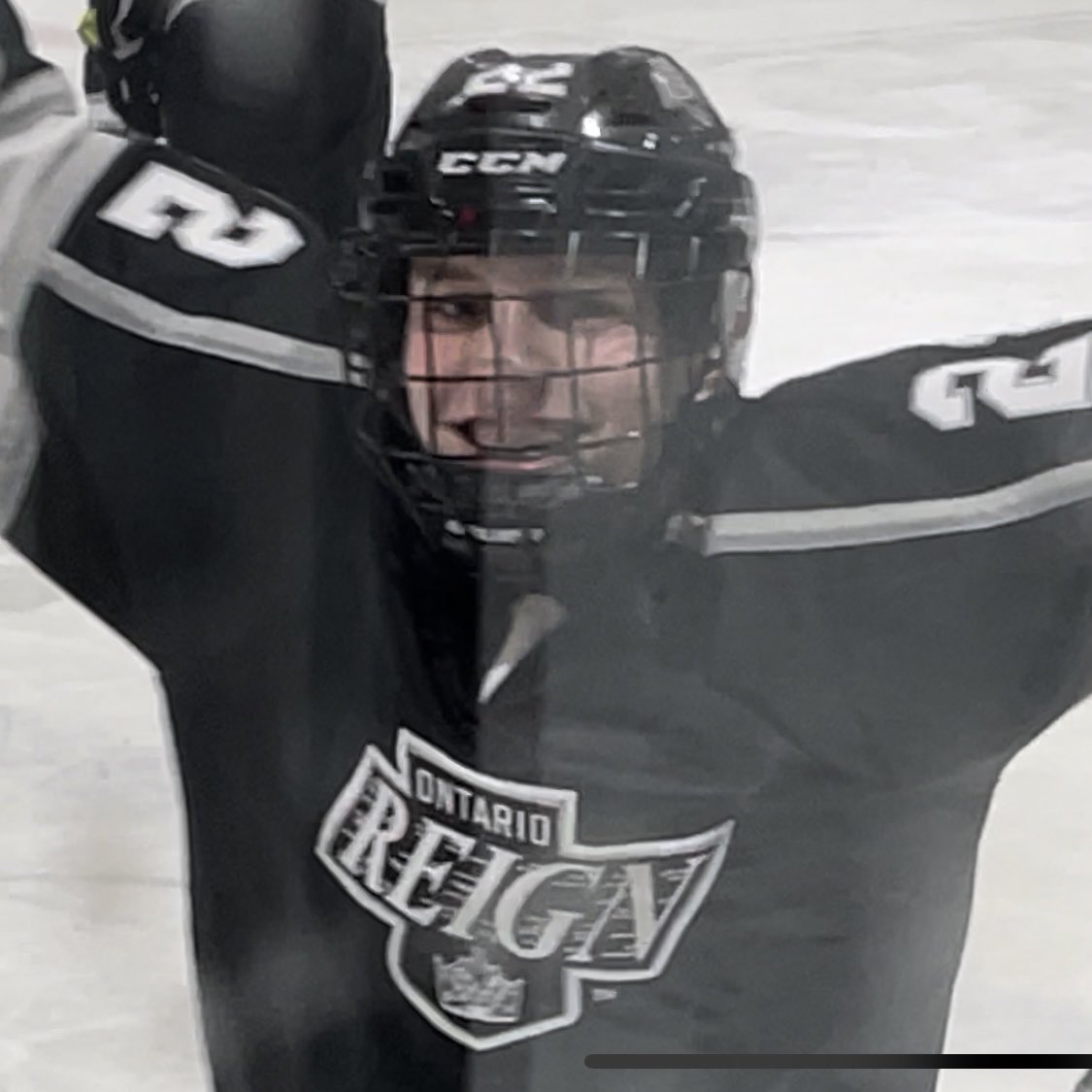 cjprosound's tweet photo. @LAKings @ontarioreign @BaileyLAKings @GustlTweets  can my son get a shout out for nailing this shootout goal for the win (in the 10th round)!!! Isaiah Jones - Jr Reign 14AA https://t.co/FkSos3M2rF