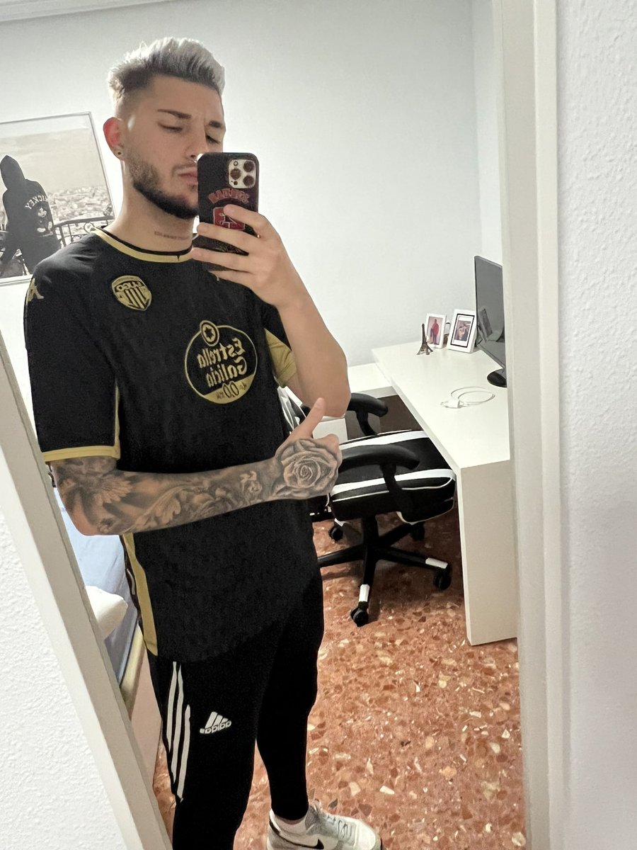 Muchísimas gracias por este pedazo de detalle al @CDLugoCPro <a href="/CDeportivoLugo/">Club Deportivo Lugo 🪓</a> , a seguir cumpliendo objetivos juntos ⚽️🚀