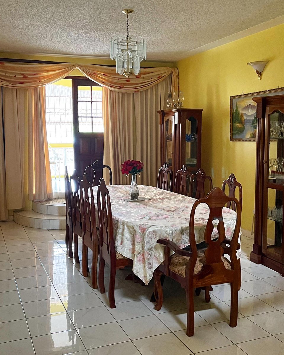 Attention all buyers, 

Beautiful family home available in St. Jago Heights, Spanish Town. 

4 bedrooms all with en-suite bathrooms and large closets. 

Listed at JMD$ 65,000,000