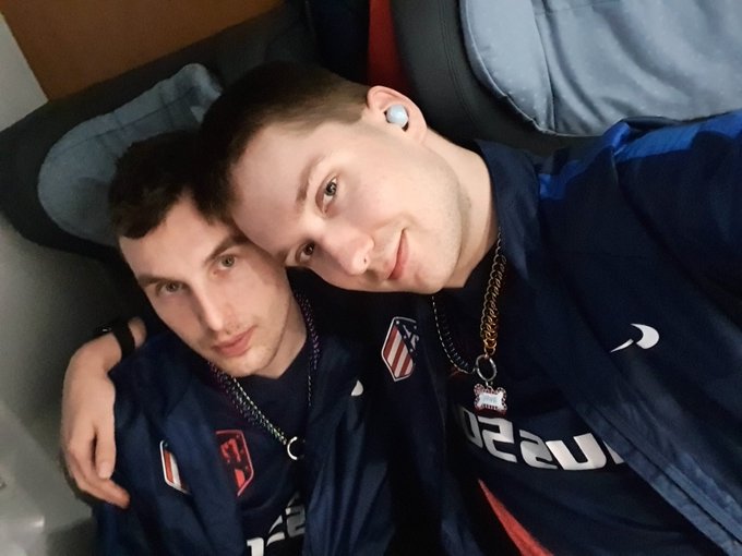 Me and @Danzel_pup on our way back home!
Visited a pawsome pup from Innsbruck??
In sportswear ofcourse??