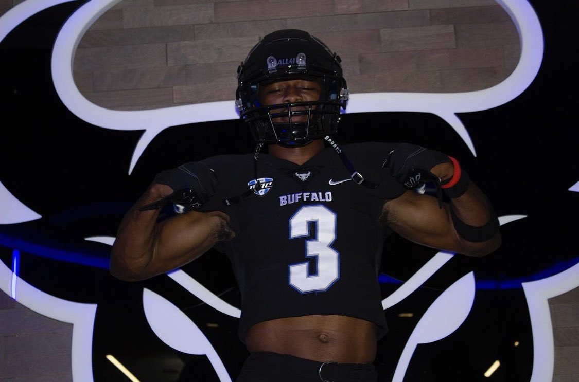 sekai_asoau's tweet photo. Blessings🙏🏽 After a great call with @TheSamuraiCoach I have been blessed with 9th Division 1 offer from @UBFootball
@coachTcsm @hardee9596 @Coach_Sekona @CSM_Football @hinestre
#AuntyO❤️🕊
#4myfallen🙏🏽🕊
#4myrealest🩸 https://t.co/TSDkuYj91R