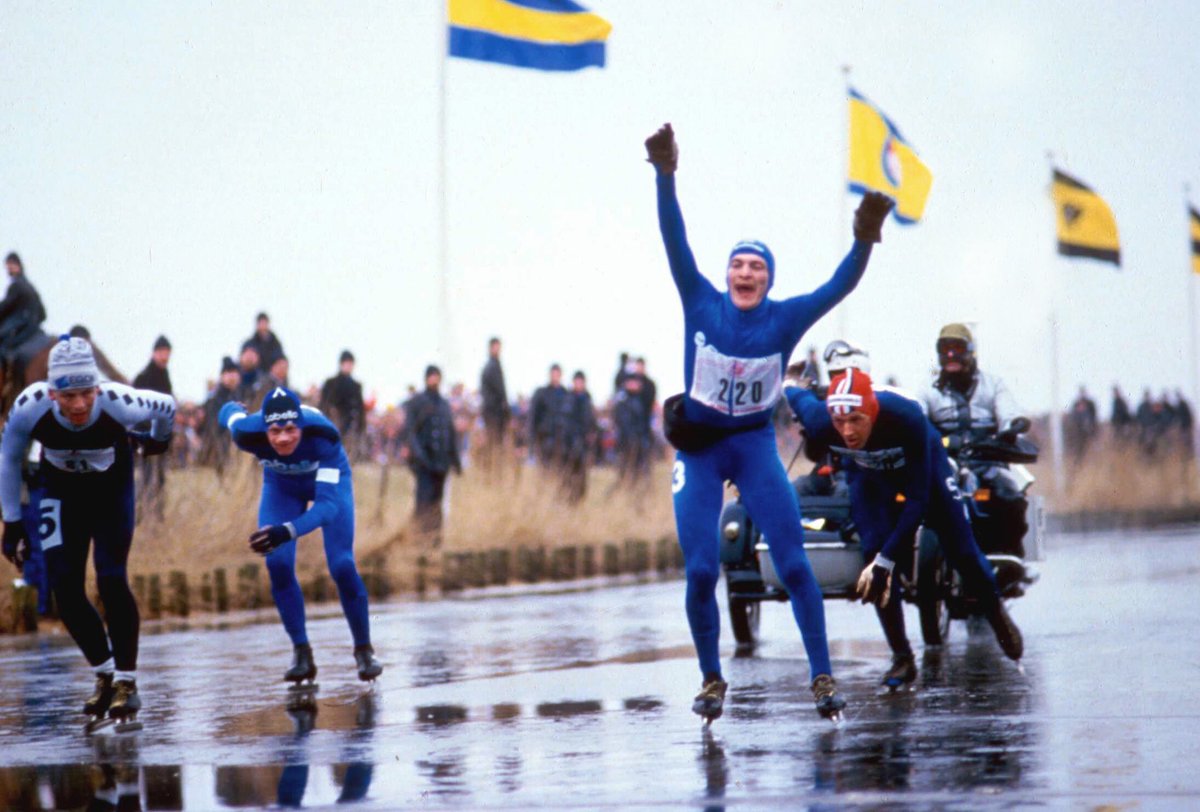RodenLeeft's tweet photo. 21-02-1985 Evert van Benthem wint de 1️⃣3️⃣e Elfstedentocht. @IjsclubR @11stvereniging  @ditisRODENnl  Prachtige prestatie #elfstedentocht https://t.co/GyCSpnG7Ta