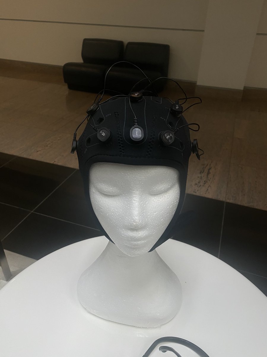Reemalkhalifah3's tweet photo. I enjoyed begin part of @cocreateKSA Today! Thank you so much @NAlghusun for the opportunity ! Im so thankful to be part of it!! I learned a lot from the inventions of creators and i will be pleased to be invited again. #AAC #pnuSLS424 #pnu #cocreate22 https://t.co/QO5RydVjlY