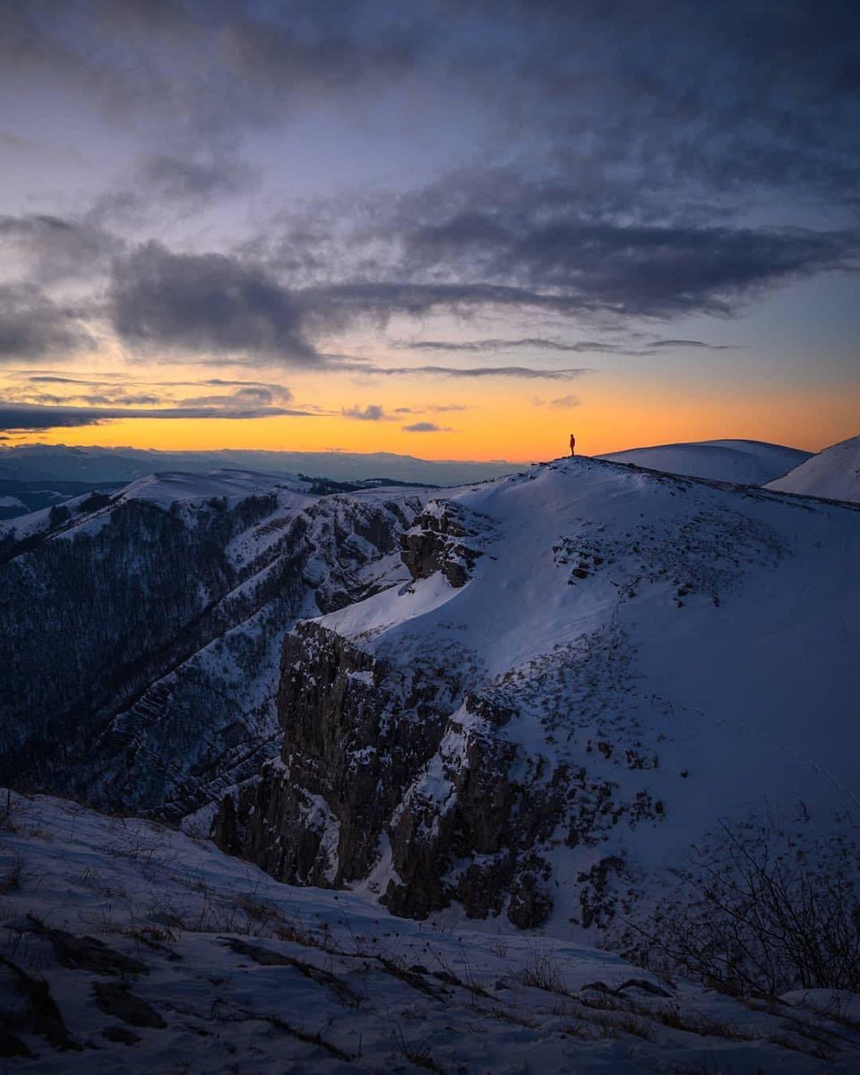 IvanGaidarov's tweet photo. #Kobilini_Walls, impressive limestone rocks on the southwestern slopes of the peaks Beglichka Mogila (1482 m) and Parshevitsa (1430 m), oriented towards the #Iskar river gorge 🌄

#Bulgaria during #winter 🇧🇬

📷Bozhidar Tashkov https://t.co/UDNO6iR4Jf