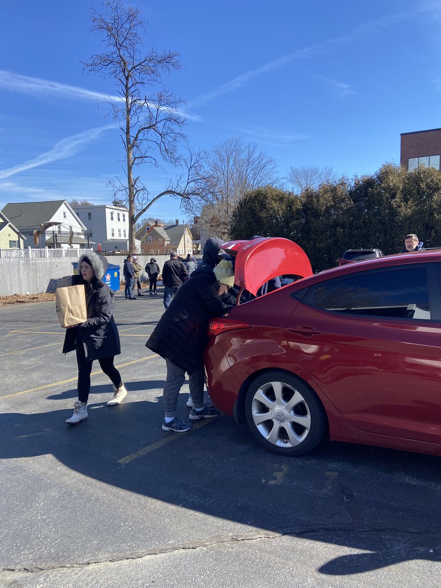 cmcgourty2's tweet photo. I’m so proud of our National Junior Honor Society-Brennan Chapter for their volunteerism at Attleboro’s Food Drive on Saturday! This is what community outreach is about! https://t.co/FpkjeQtxou