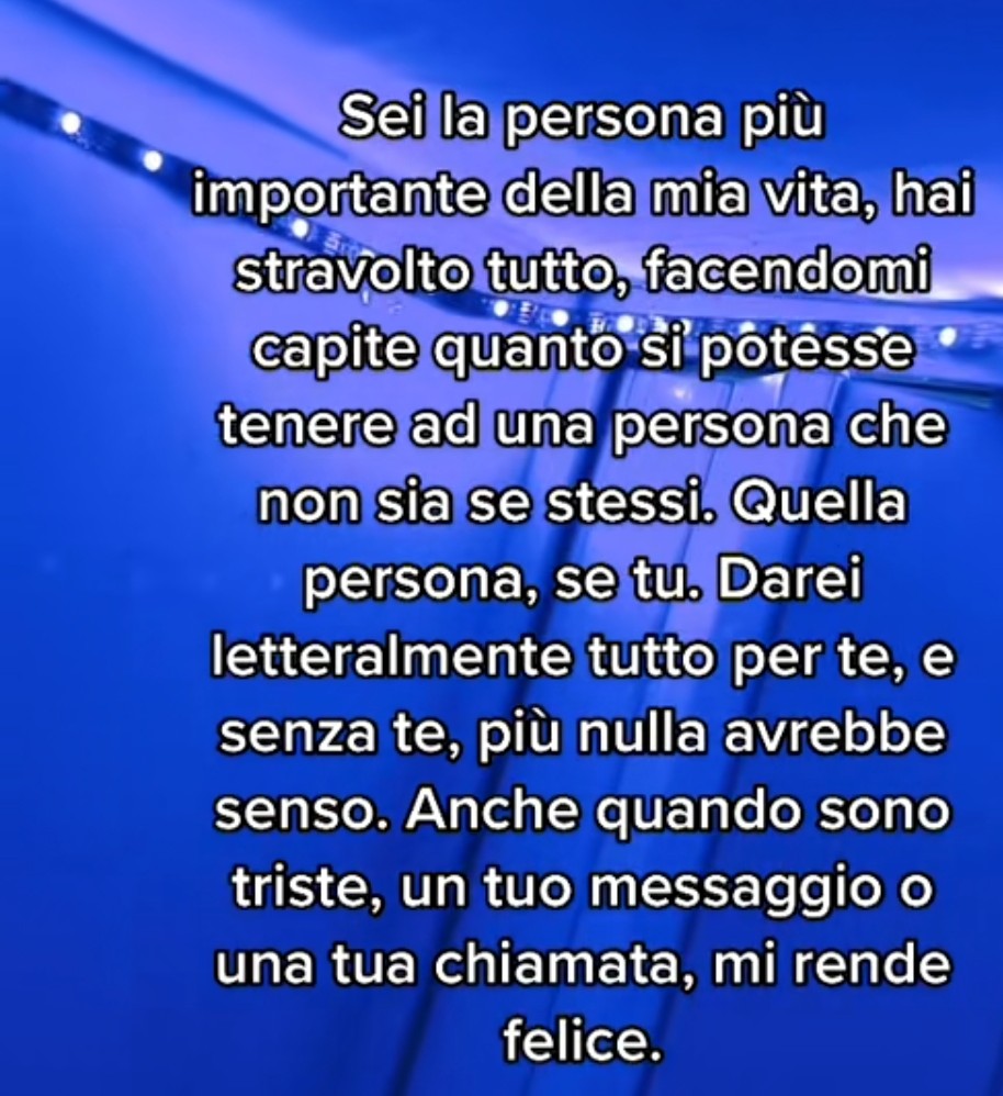 Ele64878027's tweet image. A chi la dedicate la frase??  Taggate(@) amici alla persona in cui amate ( come ad esempio nell'amicizia, amici,fidanzati ecc), lasciate like e commentate  anche taggandomi quando avete condiviso alle persone:nell'amicizia, amici,fidanzati ecc),