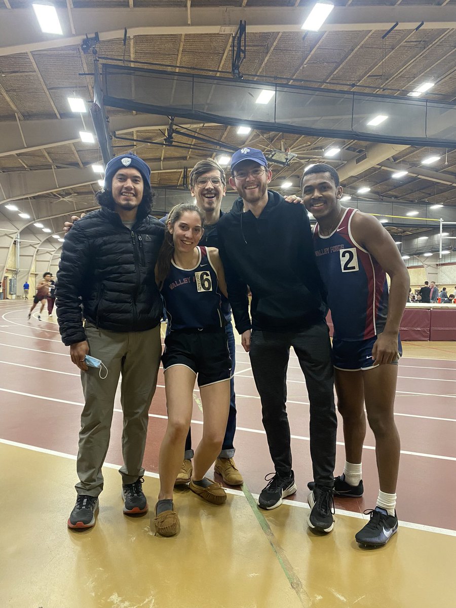 ecrawf33's tweet photo. first collegiate track meet
1st in all my heats🤠 
(55m 200m 400m) https://t.co/oautWezTFk