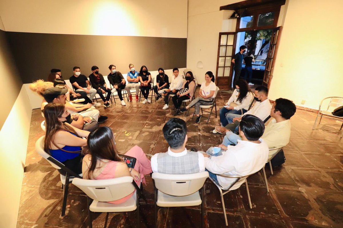mirnazavala_'s tweet photo. Como Presidenta de la Comisión de la Juventud, tuve una reunión de trabajo con jóvenes preocupados y ocupados en nuestro estado. Insisto, este sector es sumamente importante, pues es el presente y será el futuro inmediato.🤝#MirnaZavala https://t.co/OeLqDrk7aO