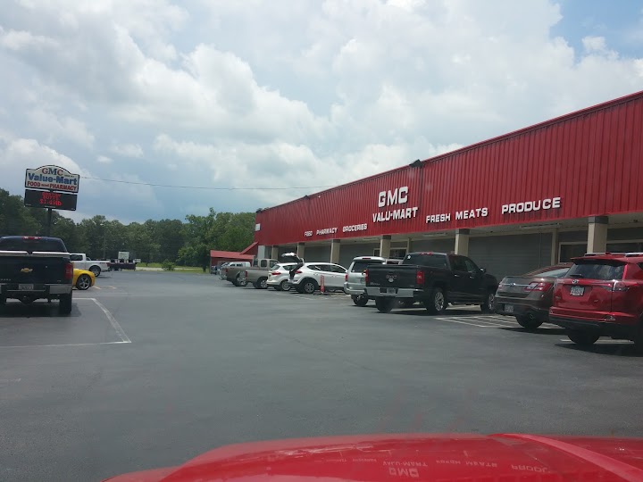 NwGaFootball's tweet photo. I'm feeling the need to post a non sponsored ad today:

GMC Value Mart on Alabama Hwy in Coosa is the spot! Great prices on meat! About to go in here and grab some pork chops for tonight. https://t.co/uRzXGBq4zt