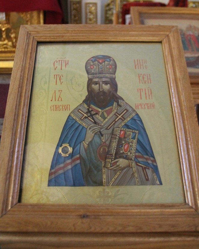 21 февраля Церковь почитает молитвенников и заступников земли Русской – святителя Иннокентия Иркутского и святителя Тихона, патриарха Московского и всея России.
📷 образы святых из храма в честь иконы Божией Матери "Всех скорбящих Радость", что в Нижнем Новгороде на ул. Минина.