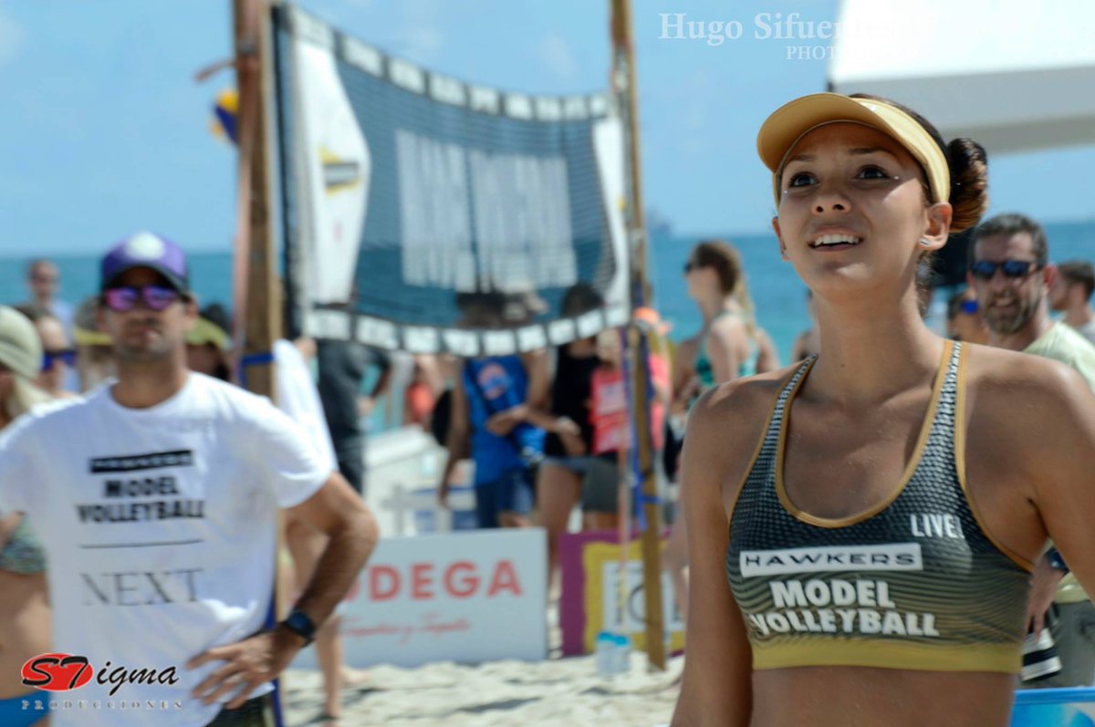 That's the way we #BeachVolleyball in #MiamiBeach !!!

More of the recent photoshoots of @STigmaProd !!!
(Don't forget to 