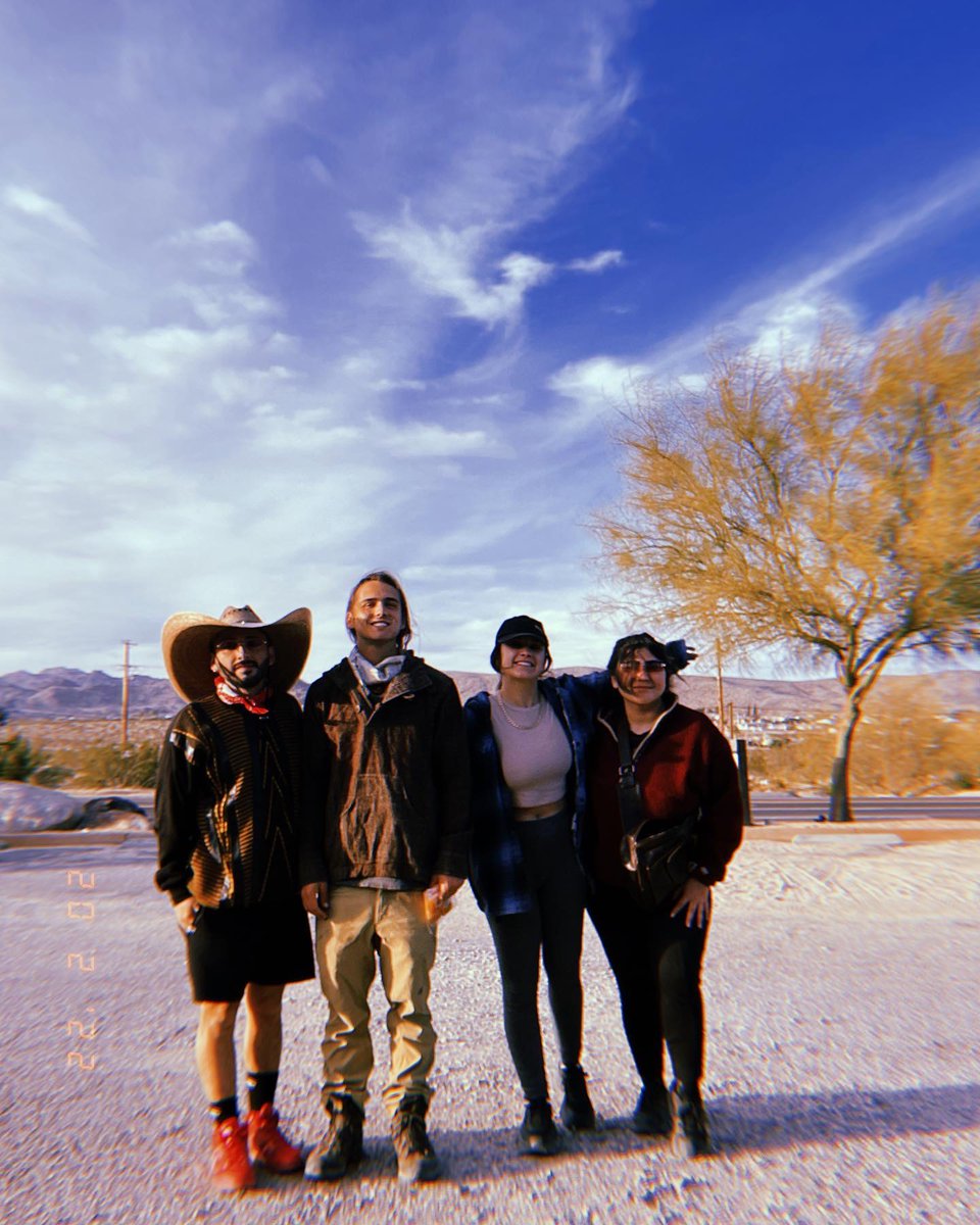 📸 | Mitchy (mitchymcghan) via instagram 

🇧🇷 " Outro ano ao redor do sol"