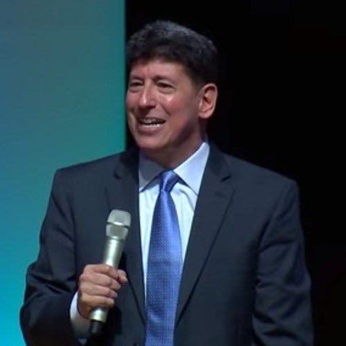 AdoAgueroEsgaib's tweet photo. Descansa con su amado Salvador el amado Pr. @Emilio_Abreu 
Su vida fue un regalo de Dios para el Paraguay 🇵🇾 y el mundo.
Nos volveremos a encontrar.
Paz a la familia y a la @IglesiaCFA https://t.co/UjwnTvxaqI