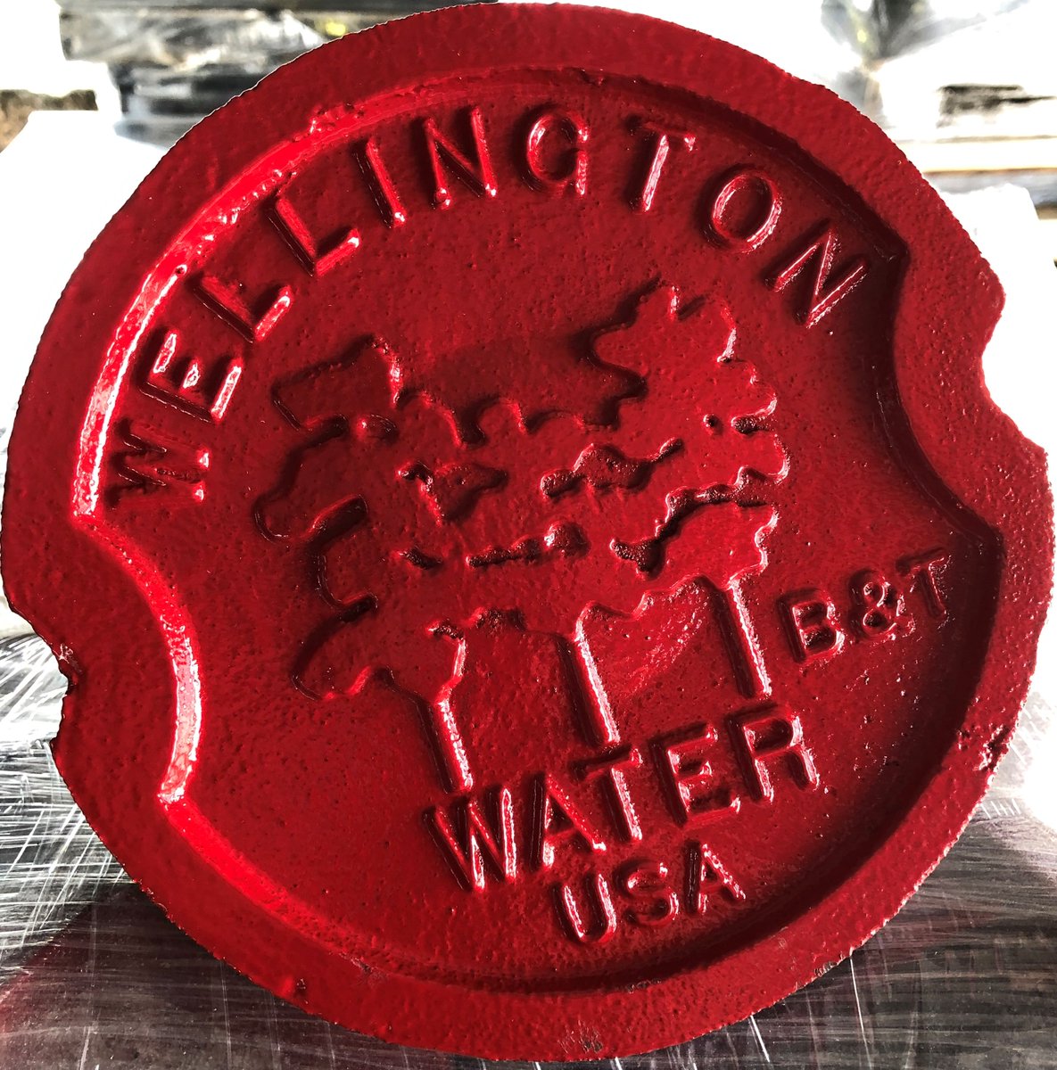 BandT_US's tweet photo. Make your town stand out with custom valve box lids from B&amp;T! Color options including powder coating available with your municipality logo and name. A great way to beautify your downtown streets and make them safe! Learn more here: https://t.co/nXgS9jIoR5 https://t.co/sLfTu5ZYf1