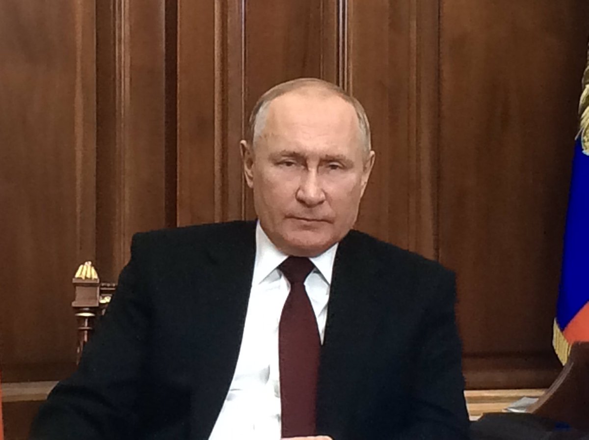 Сегодня я снова услышал моего Лидера!
Того, кто удалил от власти семибанкирщину.
Того, кто мочил террористов в Дагестане и везде.
Того, кто в Мюнхене предъявил Штатам жестко.
Того, кто защитил Крым, вернув в родную гавань.
Того, кто признал Донбасс✌🏻
Храни Господь его и Россию🙏🏻