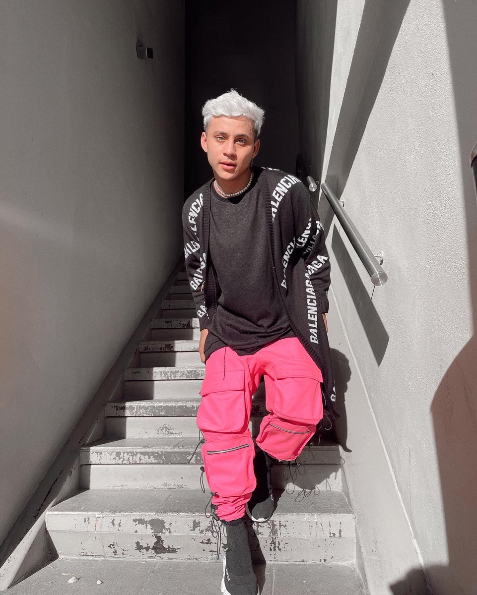 andreaha_1's tweet photo. Rod Contreras
 [@elrodcontreras] nominado y como presentador de una categoría de MTVMIAW 
@mtvmiaw
#PeticionesMIAW2022 
#RodEnMIAW2022 https://t.co/YJ3pH6VctT