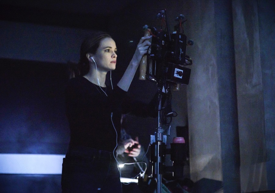 comfrtdanielle's tweet photo. director panabaker ⚡️🎥 https://t.co/4c6Rs2zYvW