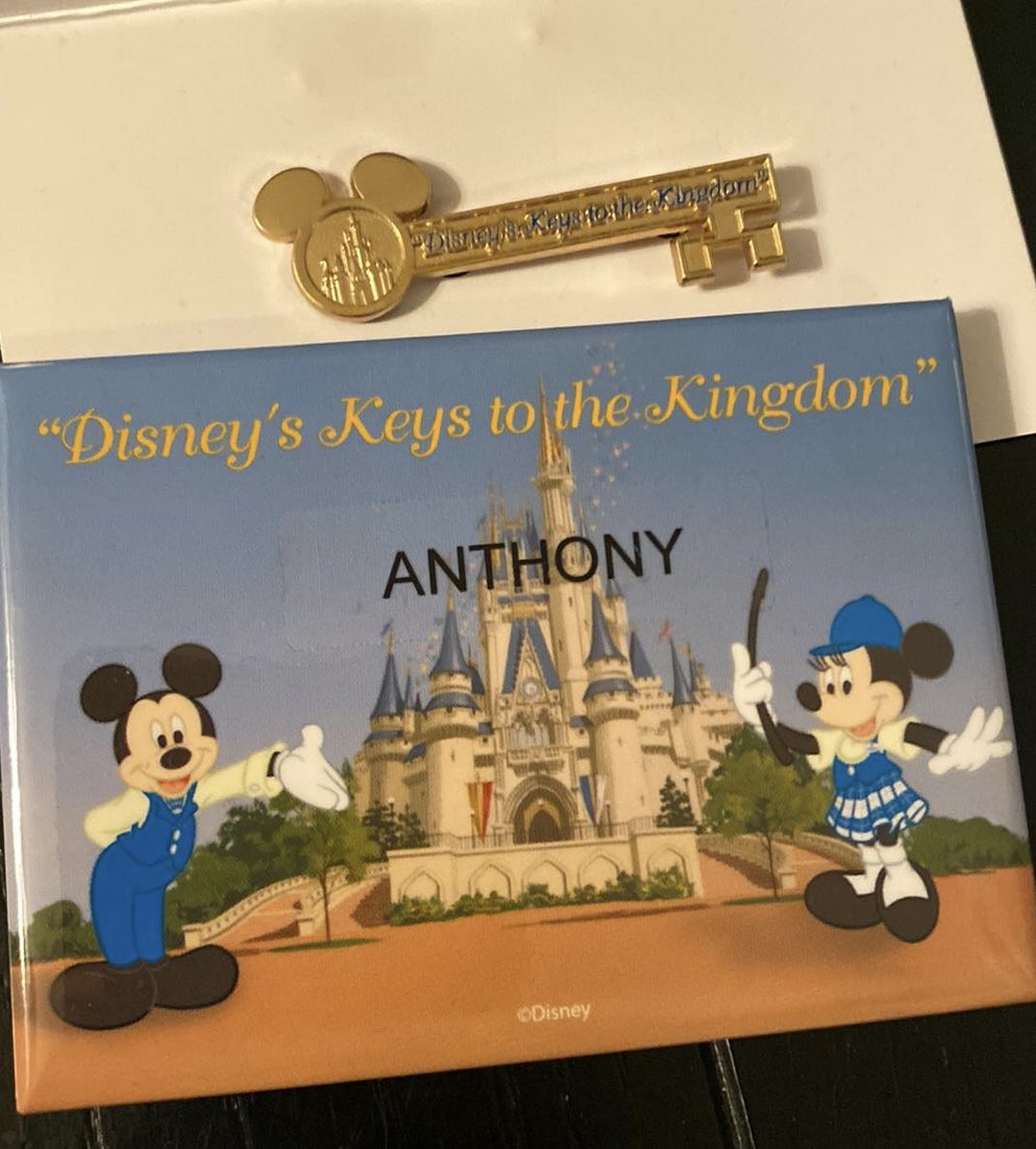 DisDreamGirls's tweet photo. New show is out and we have a #WDW trip report with our very good friend @atrane74 https://t.co/6ONUYh2Xps #disney #magickingdom #keystothekingdomtour #epcot #festivalofarts #disneylife #lovedisney #podcast #disneyfans #blog https://t.co/xuhG3drwKa