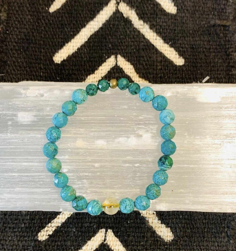 Spotlight on Black owned local business @cr8tivegenes
This is an African Jasper bracelet w/ citrine accent for abundance 💫✨
#Create #Growth #Backandbetter
