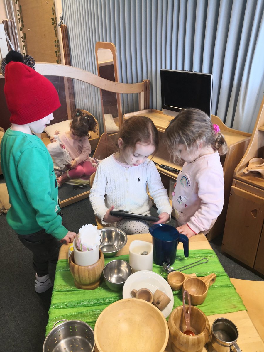 TCSoA_Nursery's tweet photo. Opportunities to use the ipad, design using blocks, construct and playing hairdresser - phew, we have been busy today! #engagingplay #richexperiences #friends https://t.co/vQf0GCNWBp