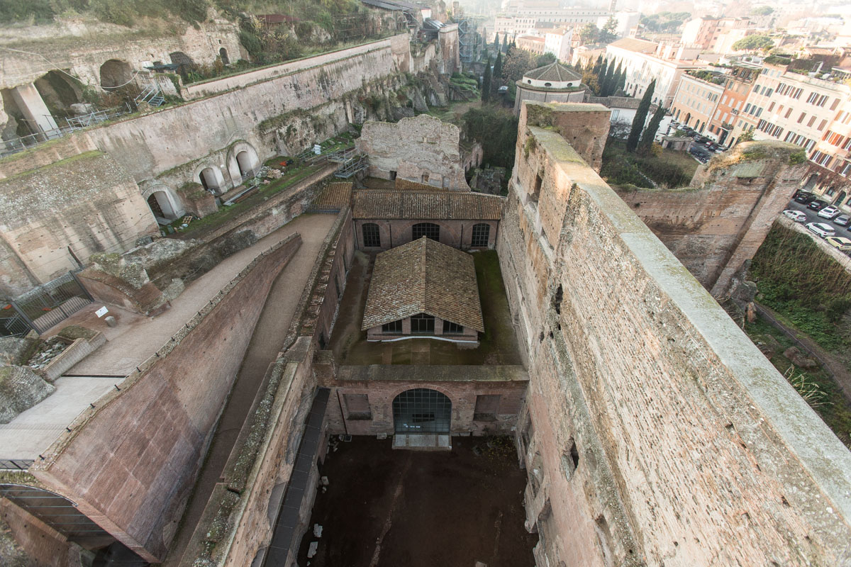 EHEM_project's tweet photo. 💥Santa Maria Antiqua in @ParcoColosseo has reopened to the public after 30 years of restoration works!  

☝️Its surviving #muralpaintings are a unique #heritage. 

📻Listen to Dr Giulia Bordi's (@UnivRoma3) overview of the monument on @vaticannews_it: https://t.co/RSZCWKvcPD https://t.co/innlVpFHM9