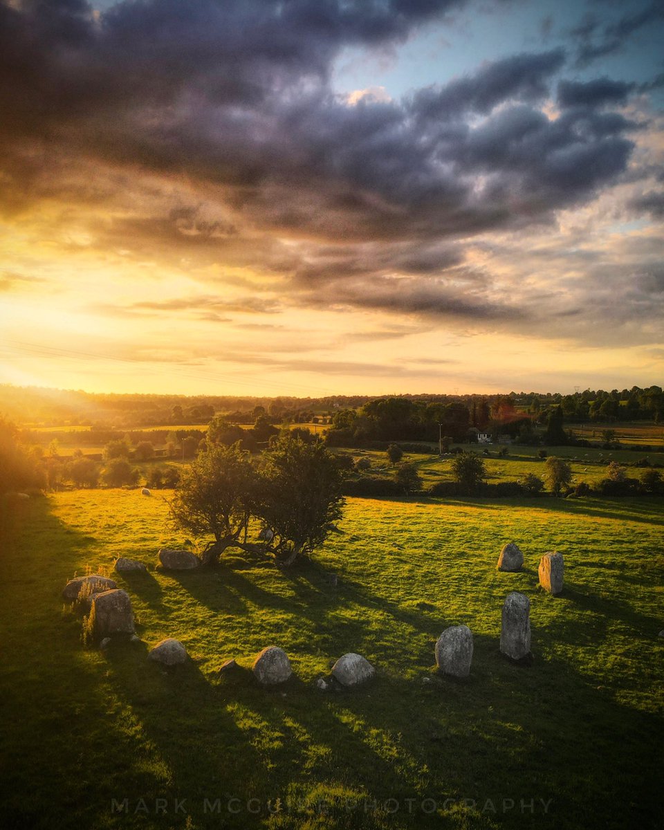 MarkMcGuire_Irl's tweet photo. As old as the pyramids and an ancient place of Pagan Sun worship.. Pipers Stone Circle in Athgreany, Wicklow, Ireland..
.
Athgreany is an Anglicization of Achadh Gréine,  which in Irish means the Field of the Sun. https://t.co/mDCffrfJsX