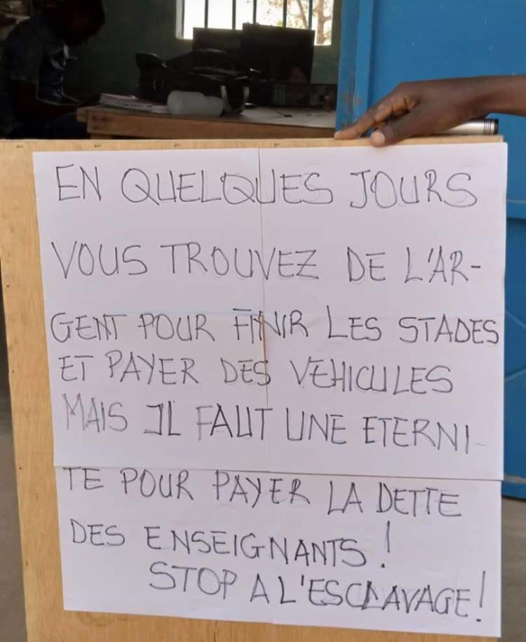 ryanenor's tweet image. Après la CAN il faut prêter une Canne aux enseignants pour qu'ils puissent se tenir debout et fiers.
#CraieMorte !!