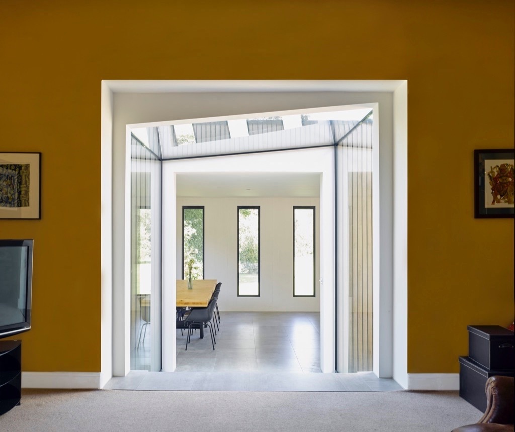 Hurdle House⁠
View of the glass link from inside the property. ⁠

Project Status - Completed
Architect - Adam Knibb Architects
Structural Engineer - Eckersley O' Callaghan
Photographer - James Morris
Contractor - Gregory Collins Ltd

#adamknibbarchitects#riba#architecture