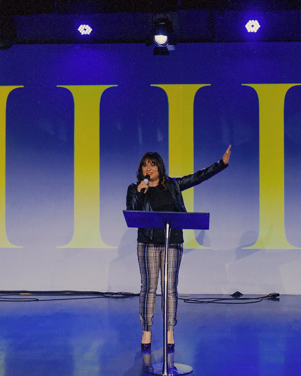cddantigua's tweet photo. ”Dios quiere bendecir a las demás personas con tú vida ”. — Pastora @pichipetz 

Gracias por acompañarnos este fin de semana en @cddantigua ⛪️ Te esperamos el próximo domingo en cualquiera de nuestros dos servicios. 

#UnosXOtros #DiaDelSeñor #CasaDeDios  #CasaDeDiosAntigua https://t.co/LLRjMm9Gq9