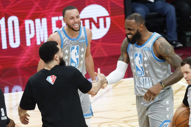 The 2022 NBA All-Star game concluded with a LeBron James game-winner.
#TeamLeBron defeated Team Durant, 163-160, and once again, James collected another win, 5-0, as an All-Star Captain in the still fresh All-Star game format. truestar.life/nba-all-star-g… <a href="/theballtalk1/">The Ball Talk</a>