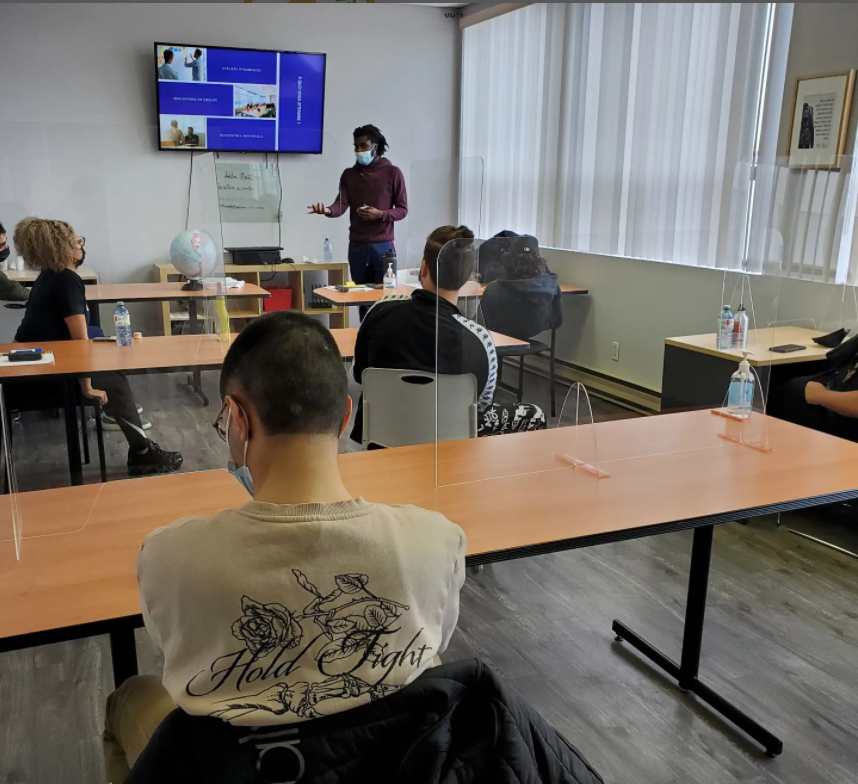 e_a_stl's tweet photo. #cjestleonard
Présentation d'Évasion au groupe Départ @ 9 

Voici le lien vers le programme  Départ @ 9: https://t.co/ILRwdoUFvY https://t.co/OKgJV9gnAF