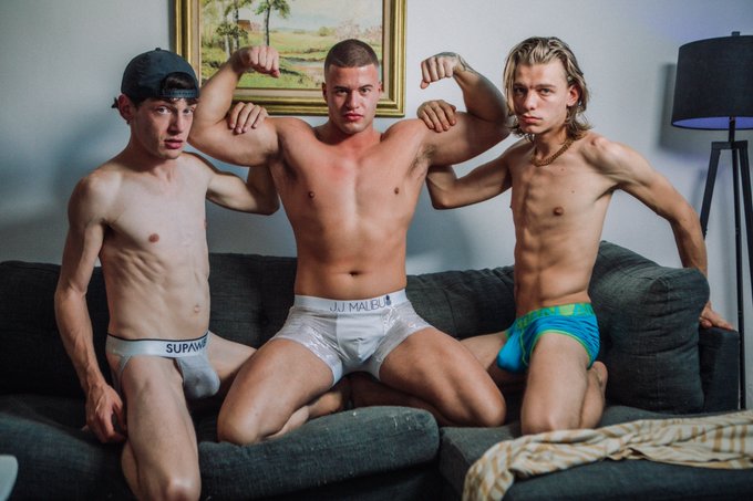 #ManCrushMonday  🔥Threesome Frenzy with @EdwardLeox 🔥  PART 1 drops Friday this Friday at 12PM ❤️&zwj;🔥❤️&zwj;🔥  ►<a href="/tag/mancrushmonday"class="tags">#ManCrushMonday</a><a class="tags" target="_blank" title="On Twitter" href="/?out=eyJ0eXAiOiJKV1QiLCJhbGciOiJIUzUxMiJ9.eyJpYXQiOjE3MjA1MjkwODcsImlzcyI6InR3cG9ybnN0YXJzLmNvbSIsIm5iZiI6MTcyMDUyOTA4NywiZXhwIjoxNzUyMDY1MDg3LCJyZWRpcmVjdF91cmwiOiJodHRwczovL3R3aXR0ZXIuY29tL0Vkd2FyZExlb3gifQ.U0a4Lz71xjvO5wuwIgz8Y8DwopQh8O3s1guRb6HoGKWxflMRVrAnccBpcEZgCclShOMEMt7-NoDV4wCT7WWGGA">@EdwardLeox</a>